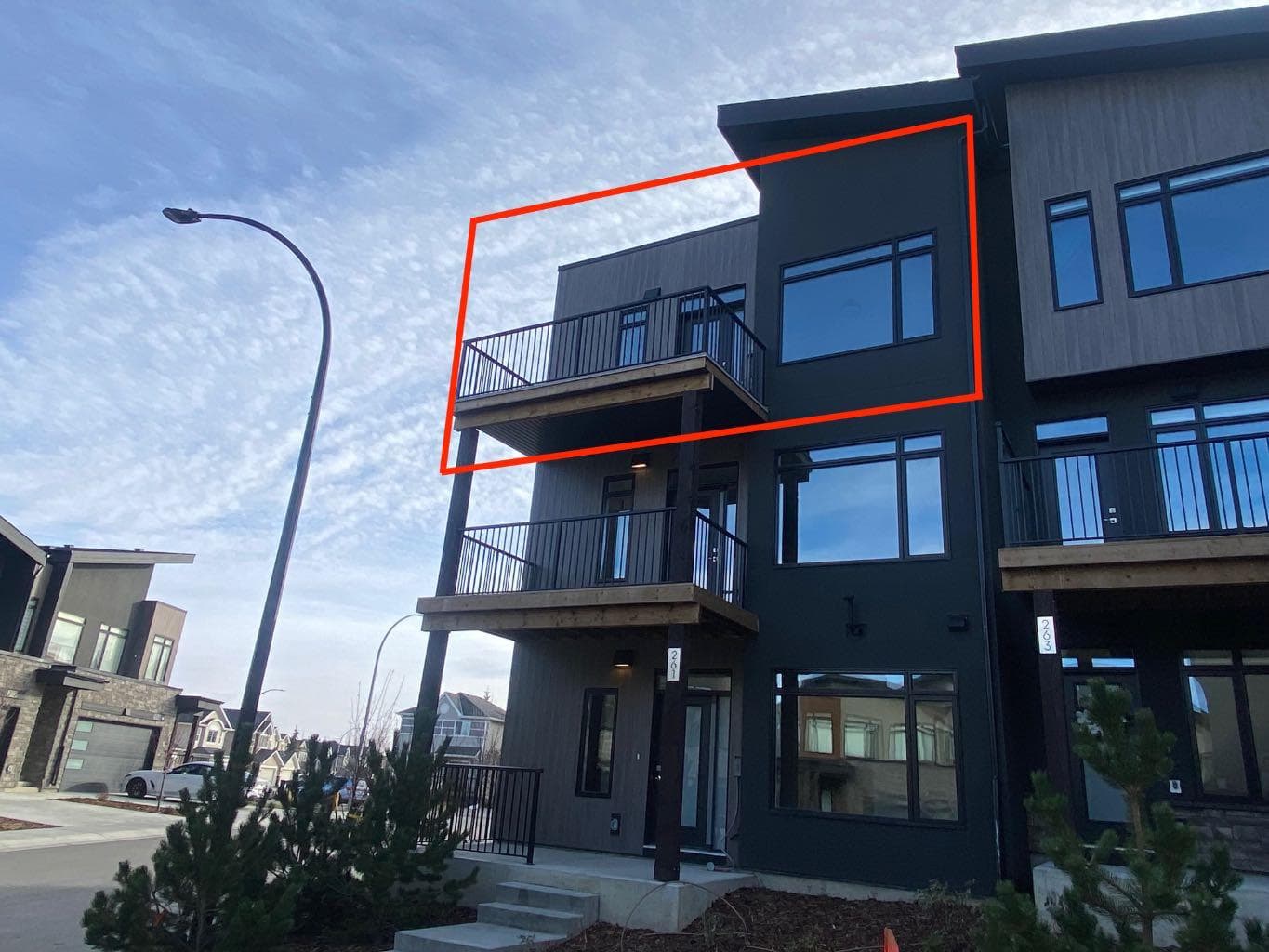 259 Royal Elm Road NW