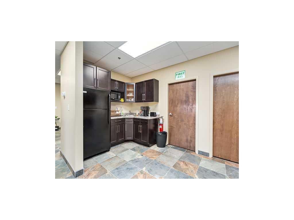 220, 52 Gateway Drive NE