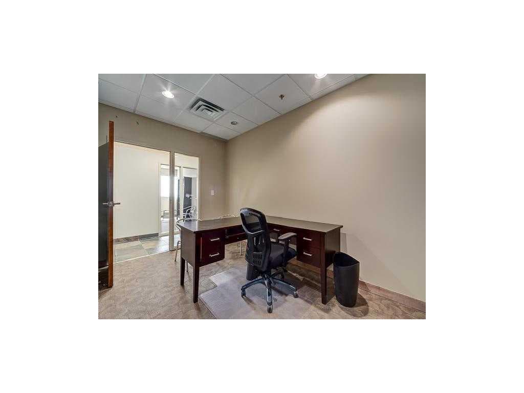 220, 52 Gateway Drive NE