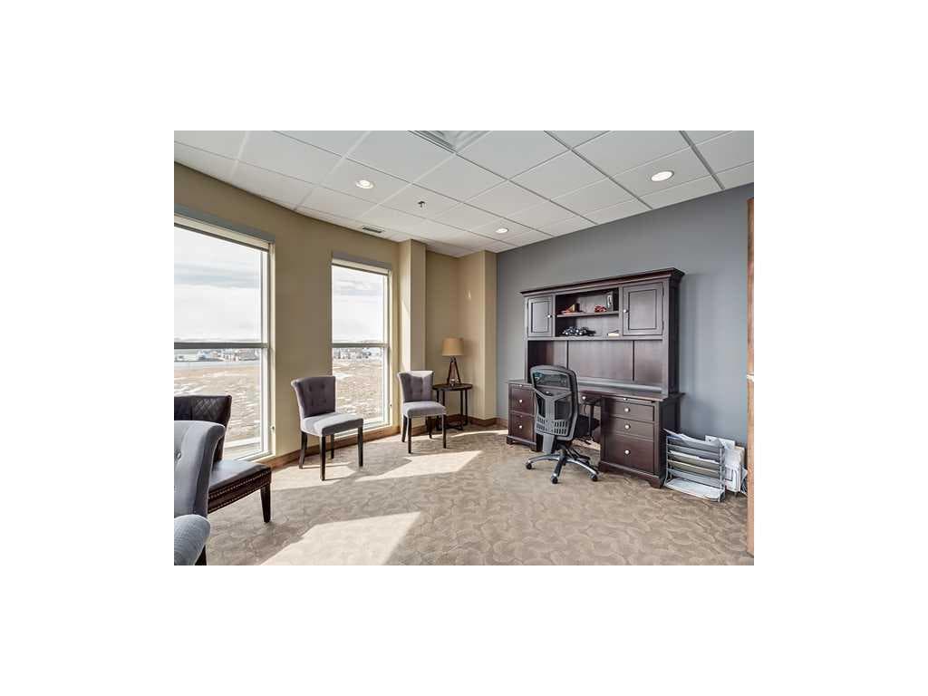 220, 52 Gateway Drive NE
