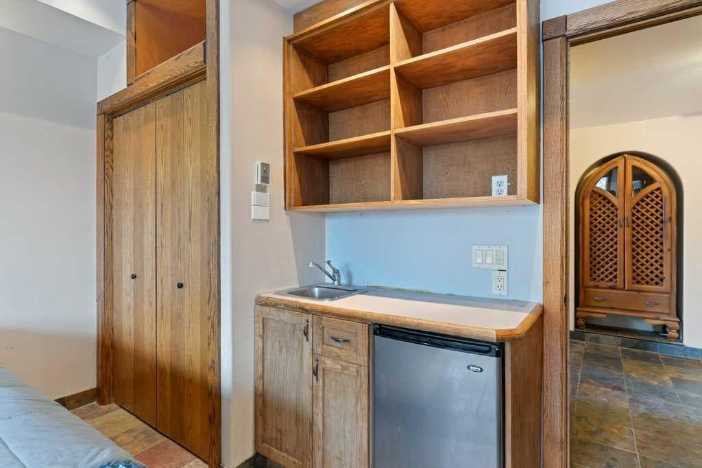 764 East Chestermere Drive 