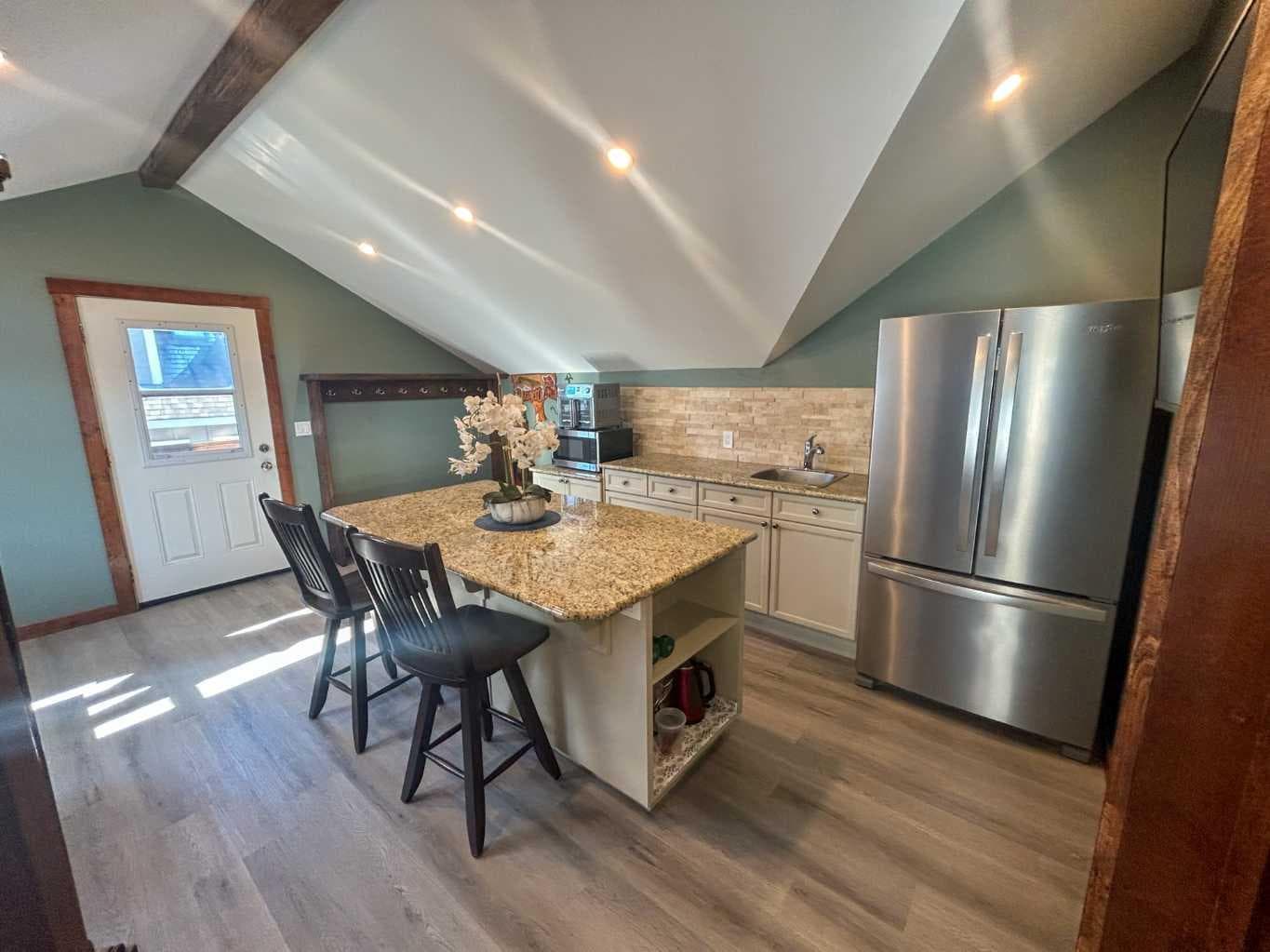 216 Cottageclub Crescent 