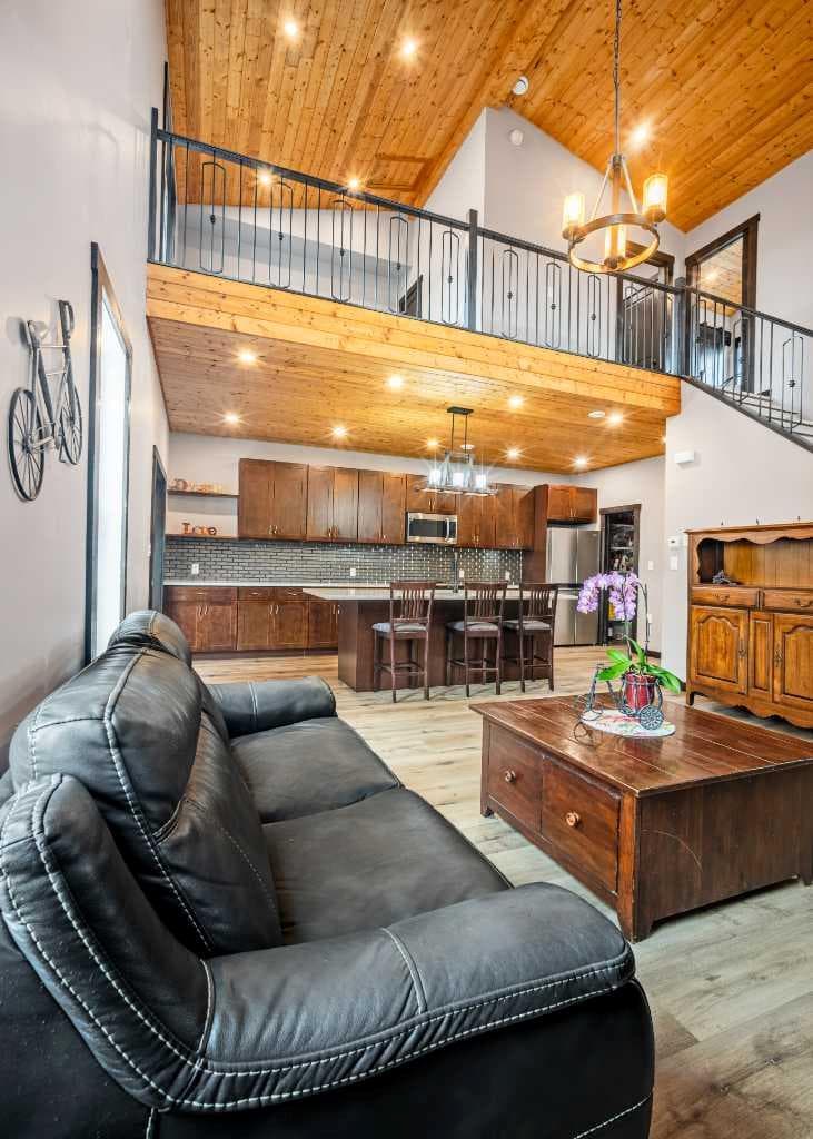 216 Cottageclub Crescent 