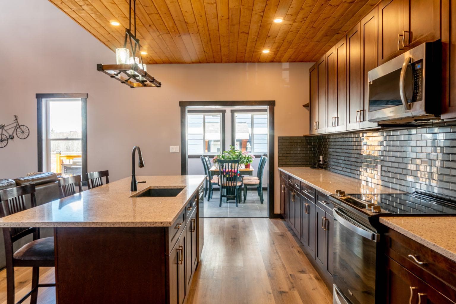 216 Cottageclub Crescent 