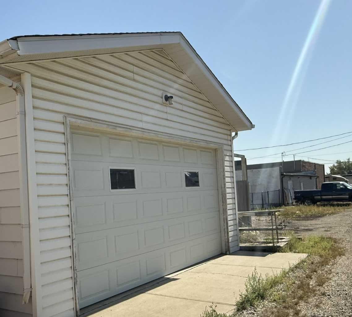 Lot 18 - 3, 223 6 Street 