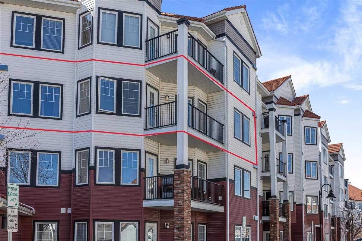 326, 30 Royal Oak Plaza NW
