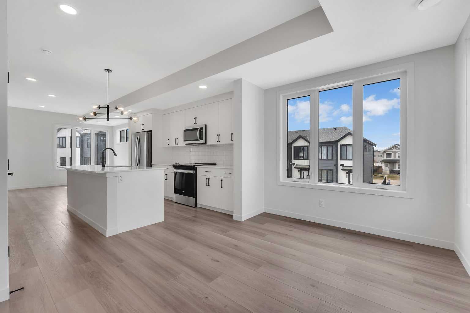 120 Arbour Lake Court NW
