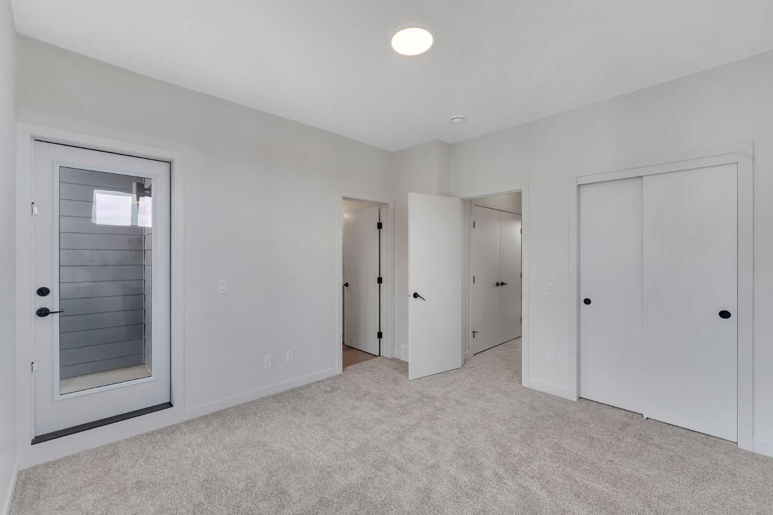 120 Arbour Lake Court NW