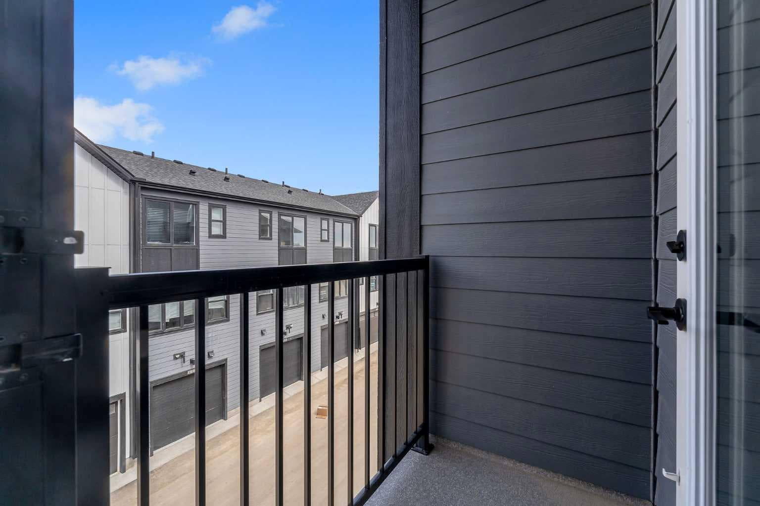 120 Arbour Lake Court NW