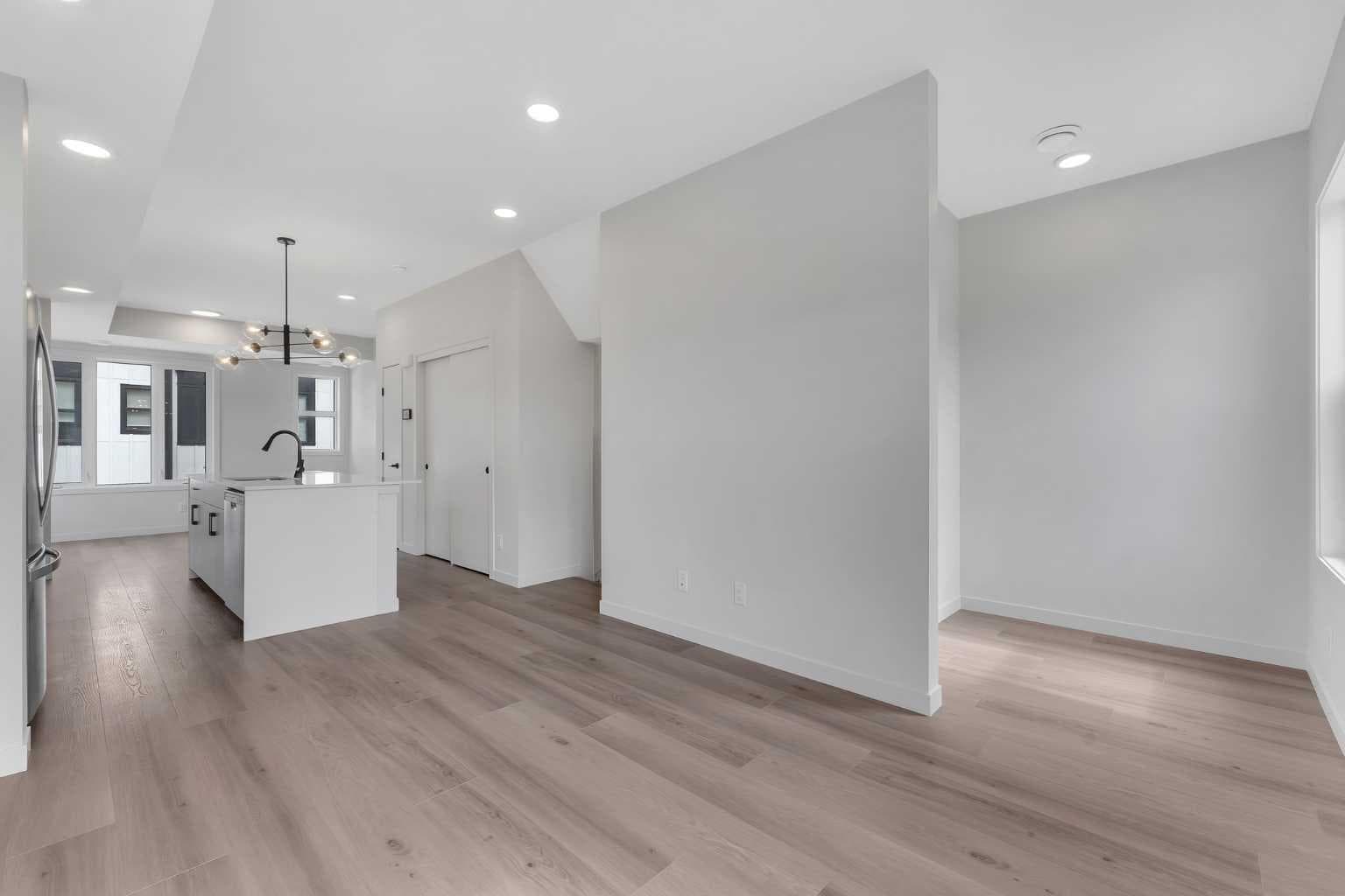 120 Arbour Lake Court NW