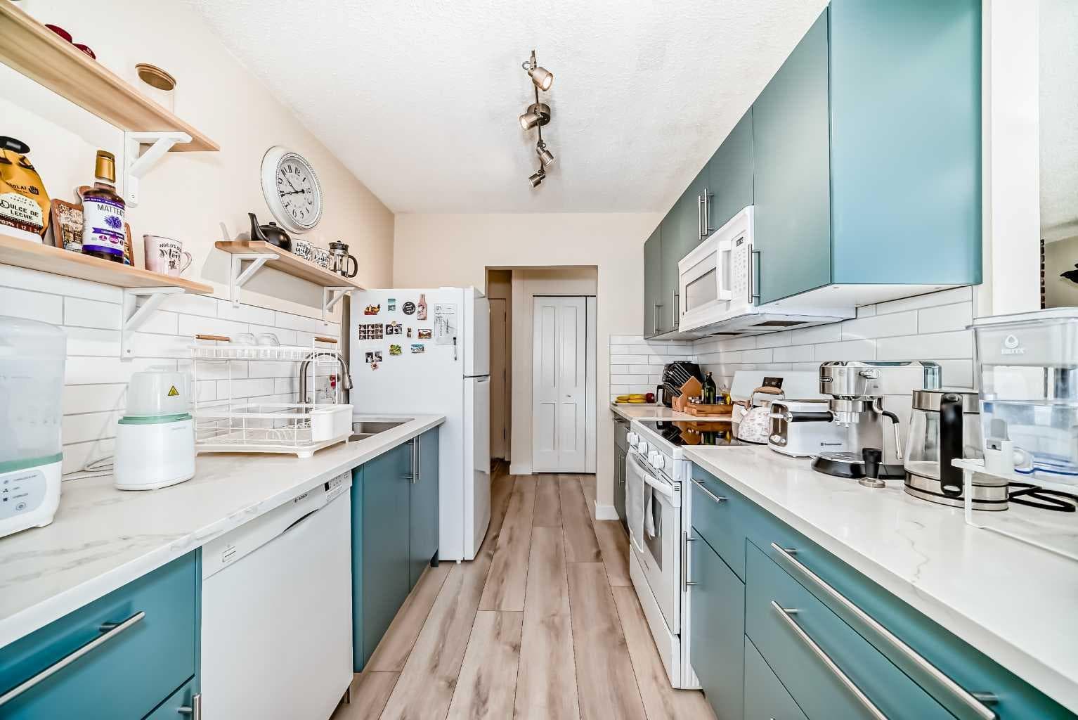 202, 520 Cedar Crescent SW