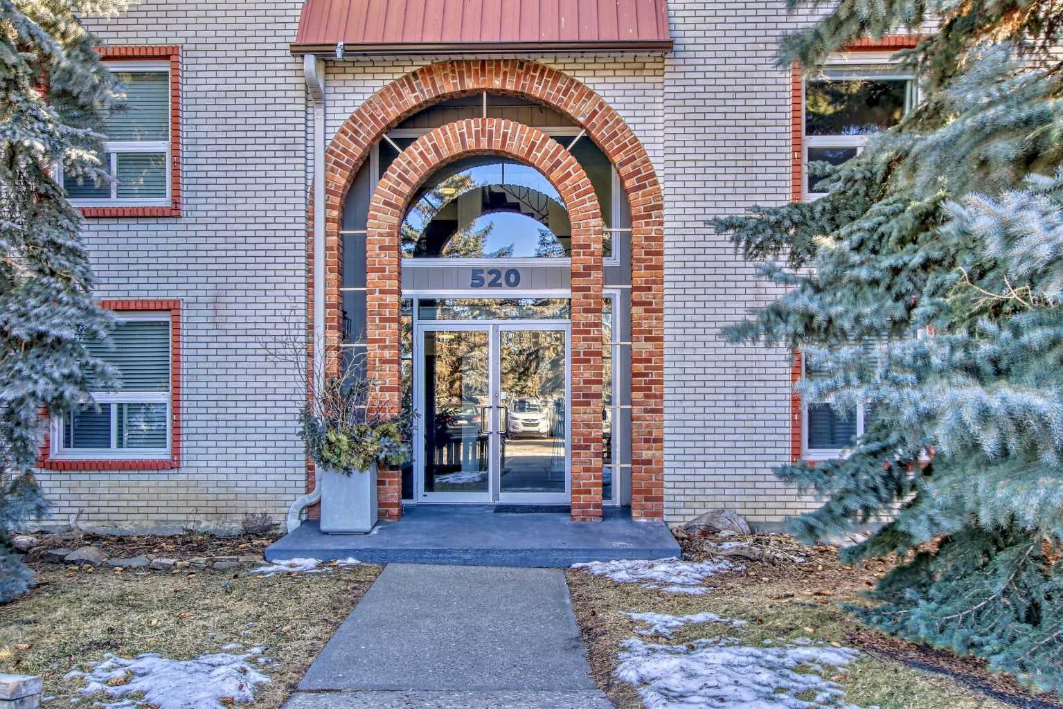 202, 520 Cedar Crescent SW