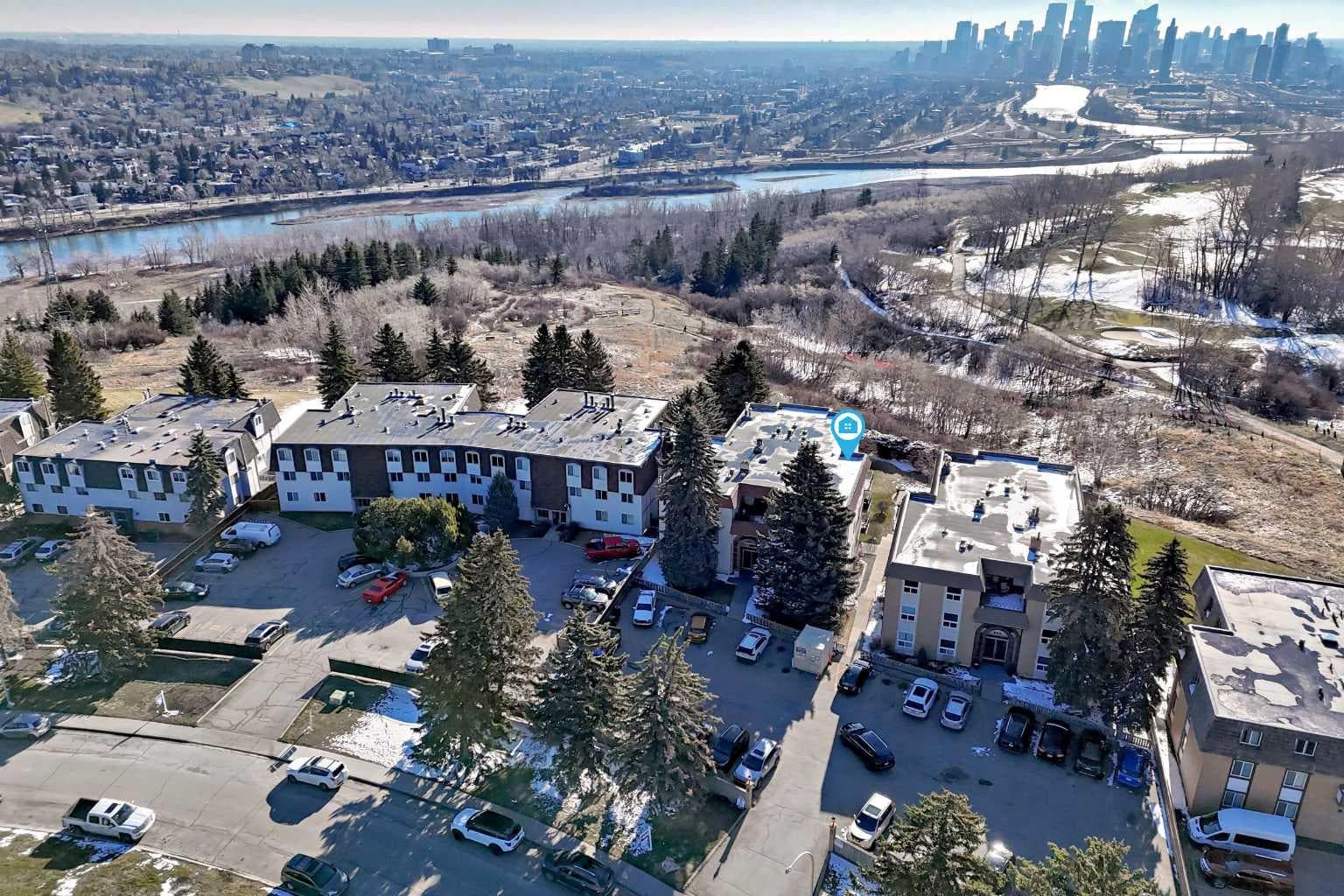 202, 520 Cedar Crescent SW