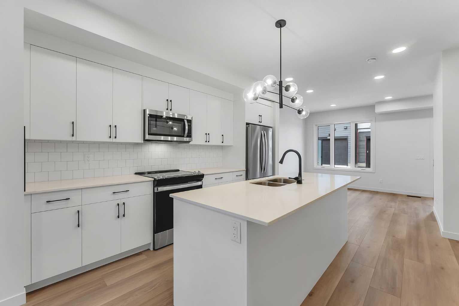 83 Arbour Lake Court NW