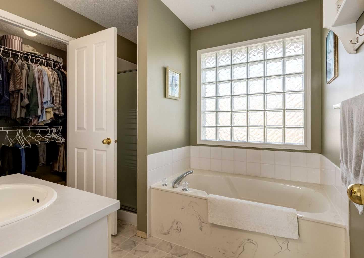 83 Gleneagles Close 