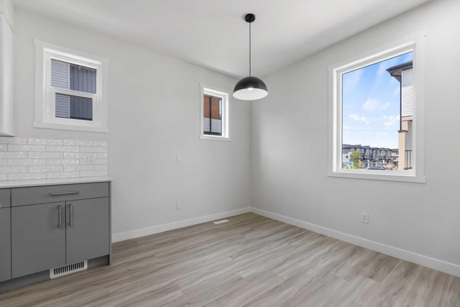 803, 90 Corner Meadows Manor NE