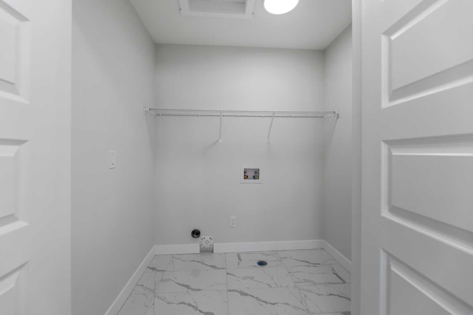803, 90 Corner Meadows Manor NE
