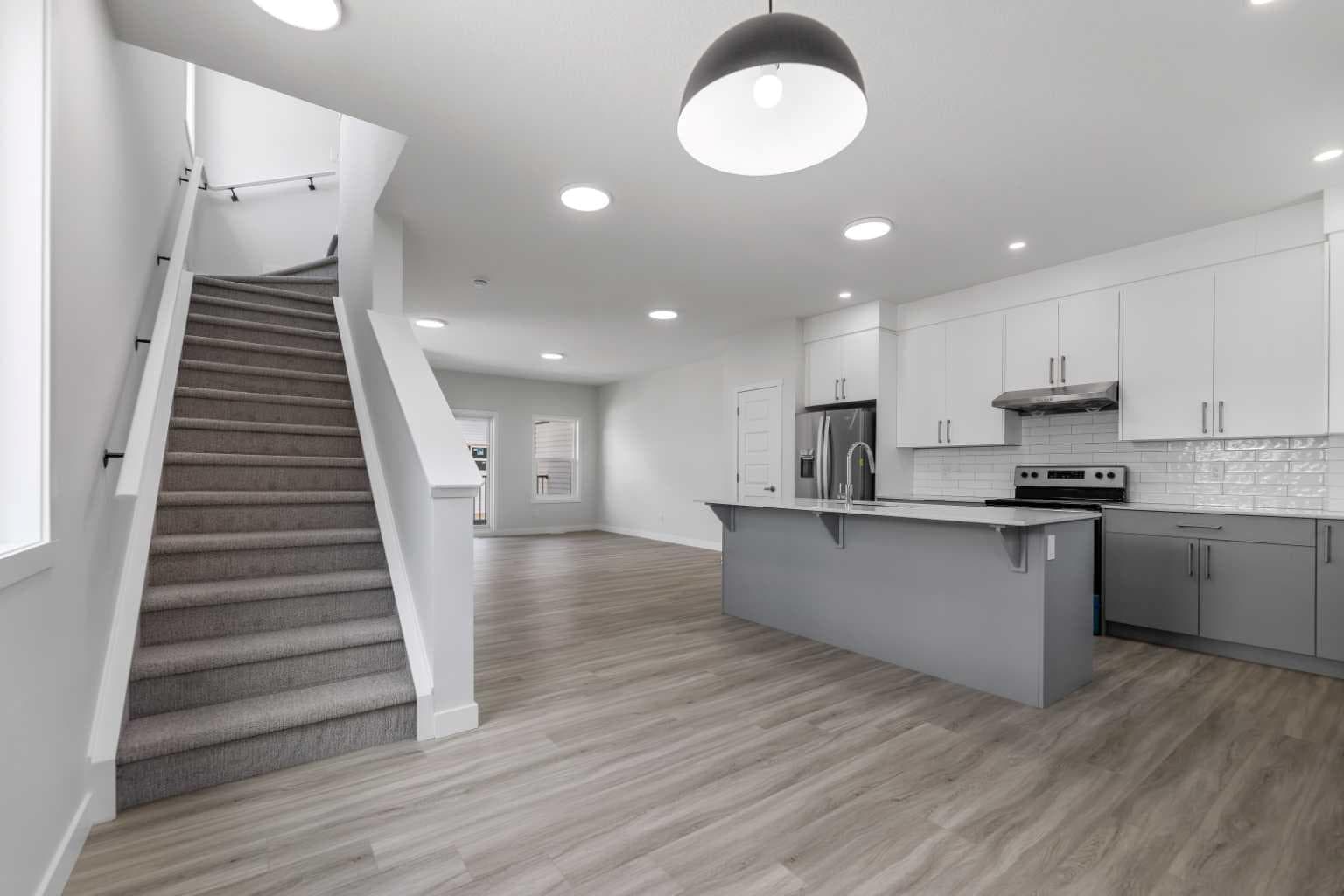 803, 90 Corner Meadows Manor NE
