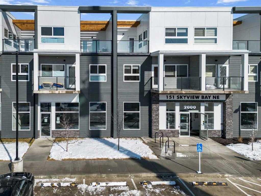 2185, 151 Sky View Bay NE