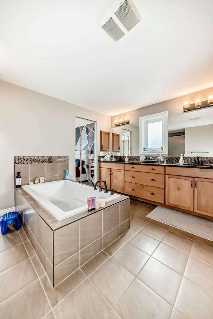 345 Marquis Landing SE