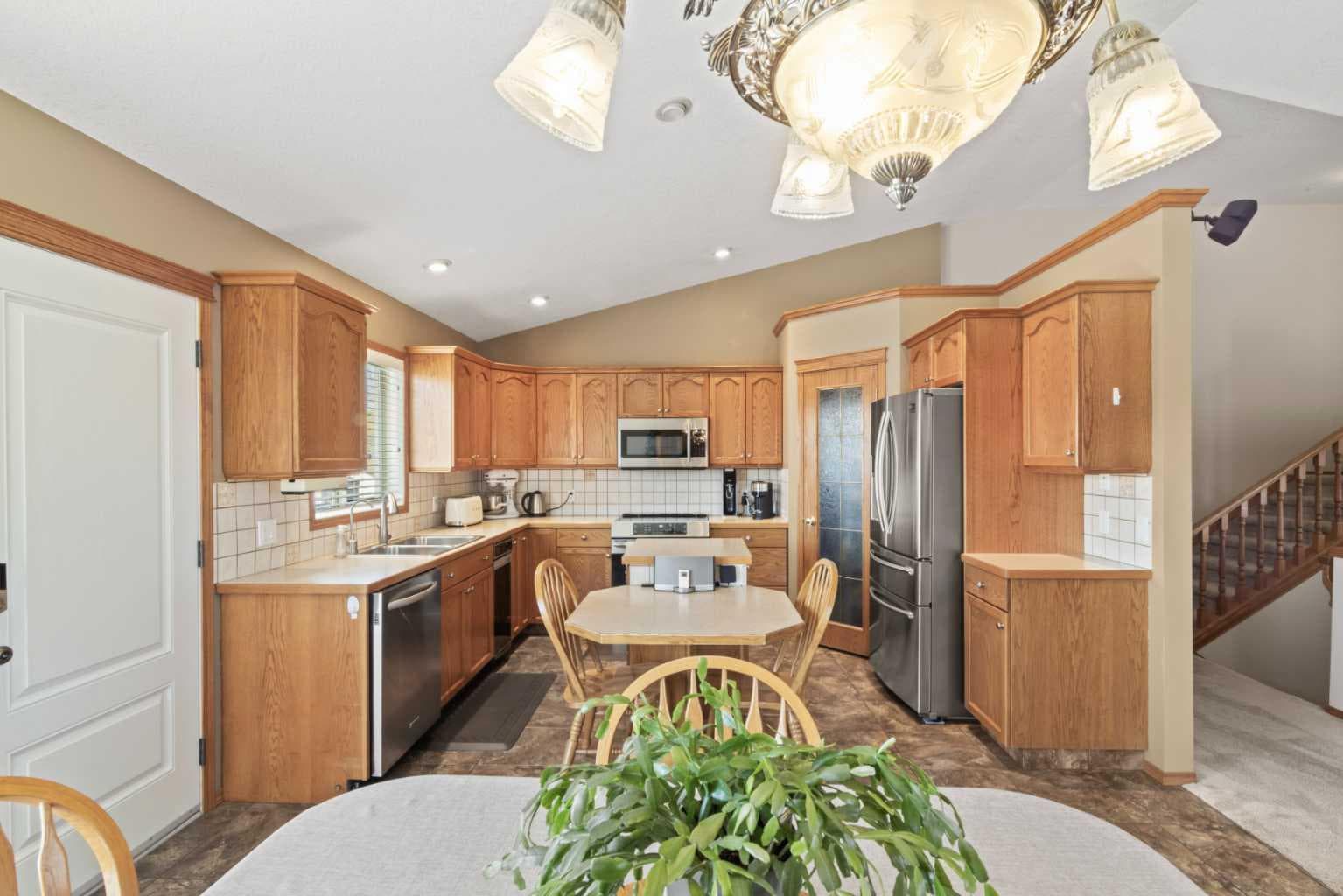 65 Canoe Circle SW