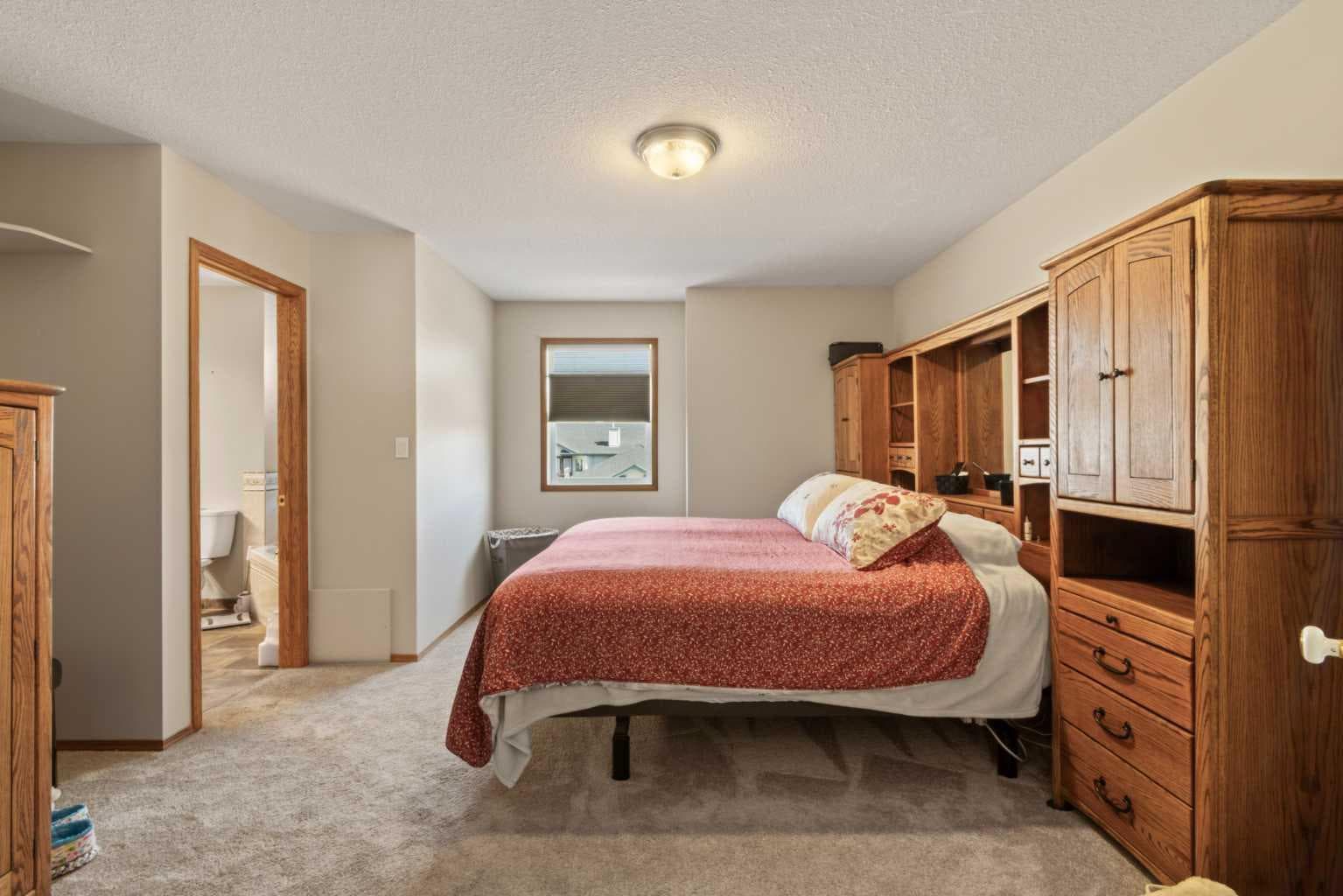 65 Canoe Circle SW