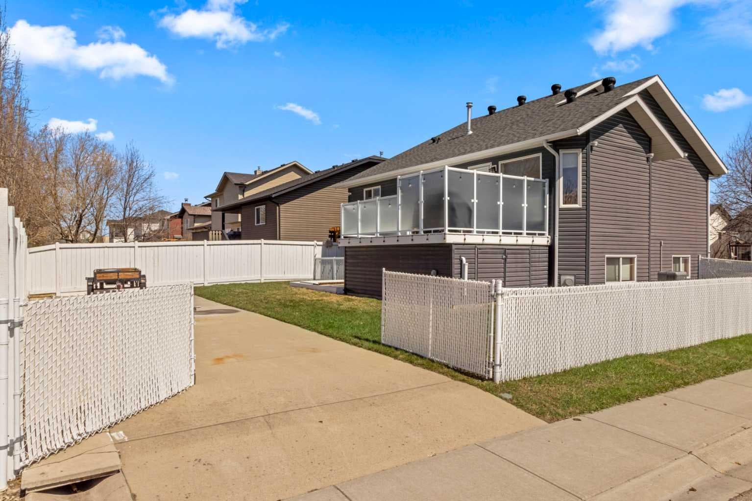 65 Canoe Circle SW
