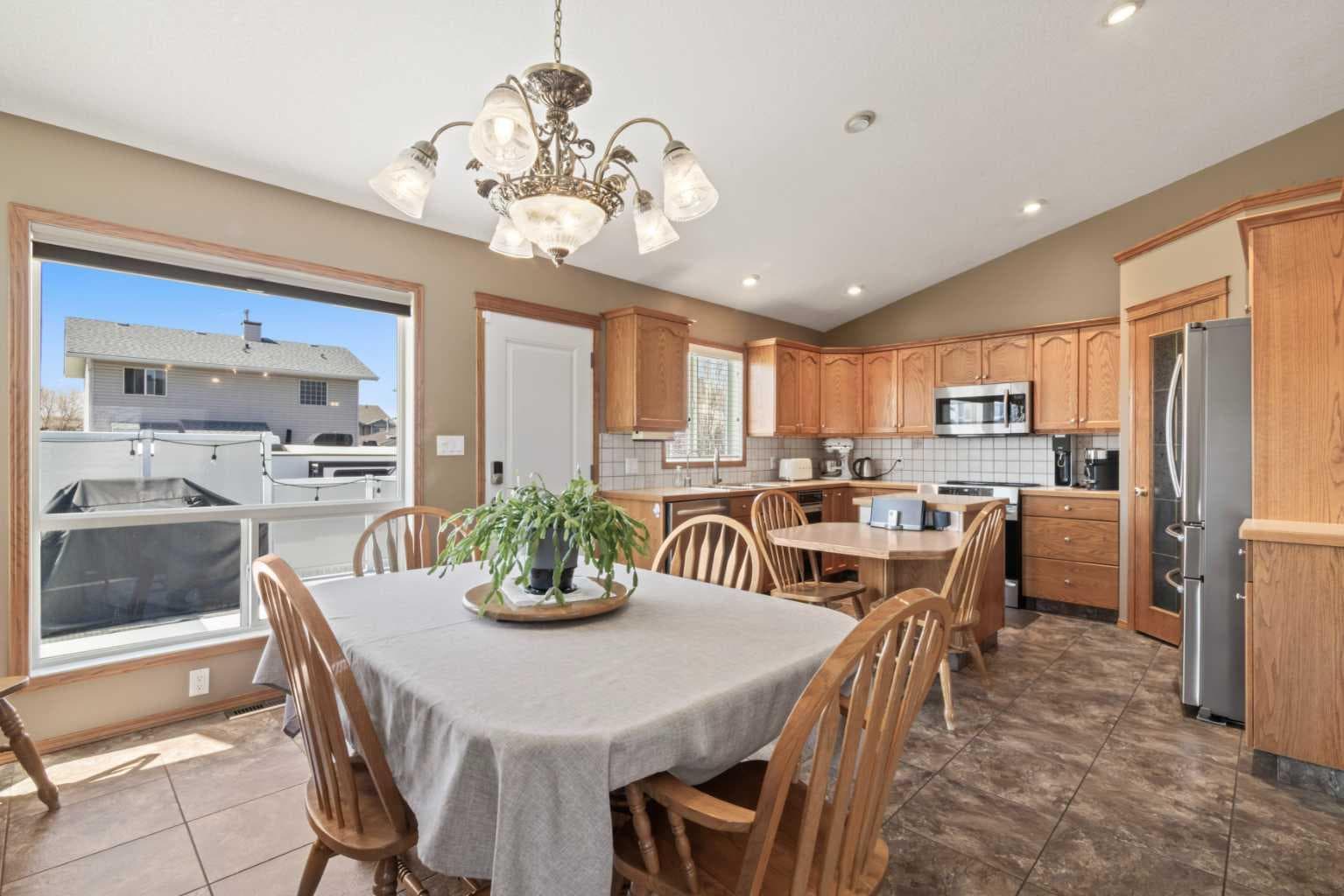 65 Canoe Circle SW