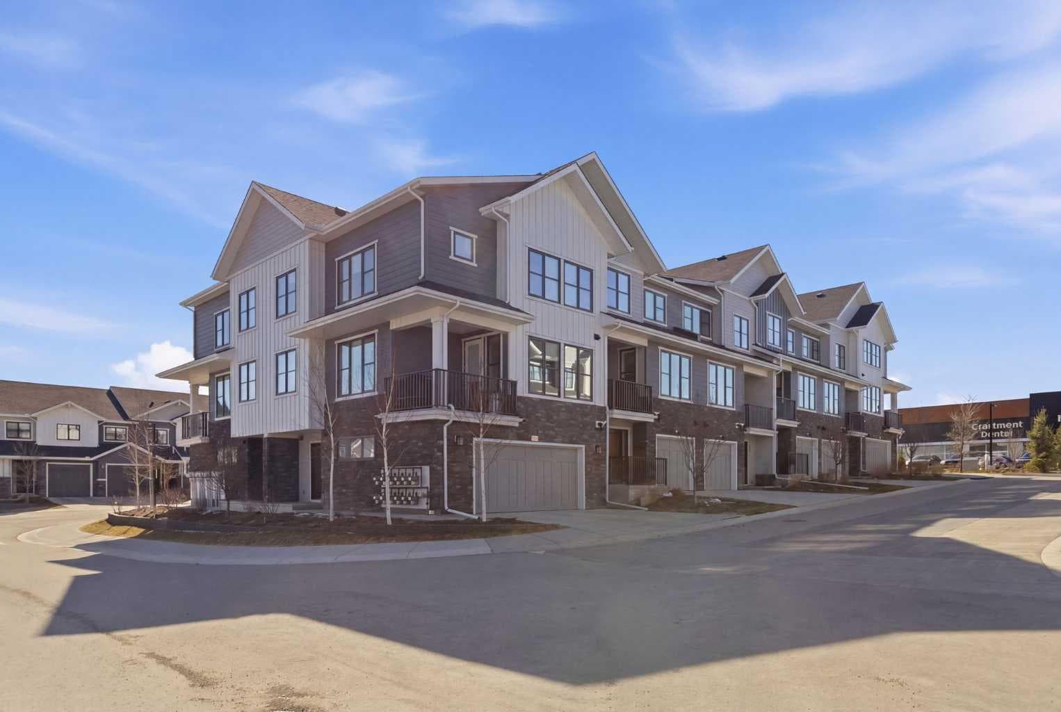 307 Crestridge Common SW