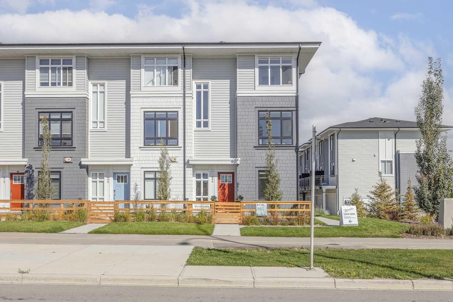 213, 857 Belmont Drive SW