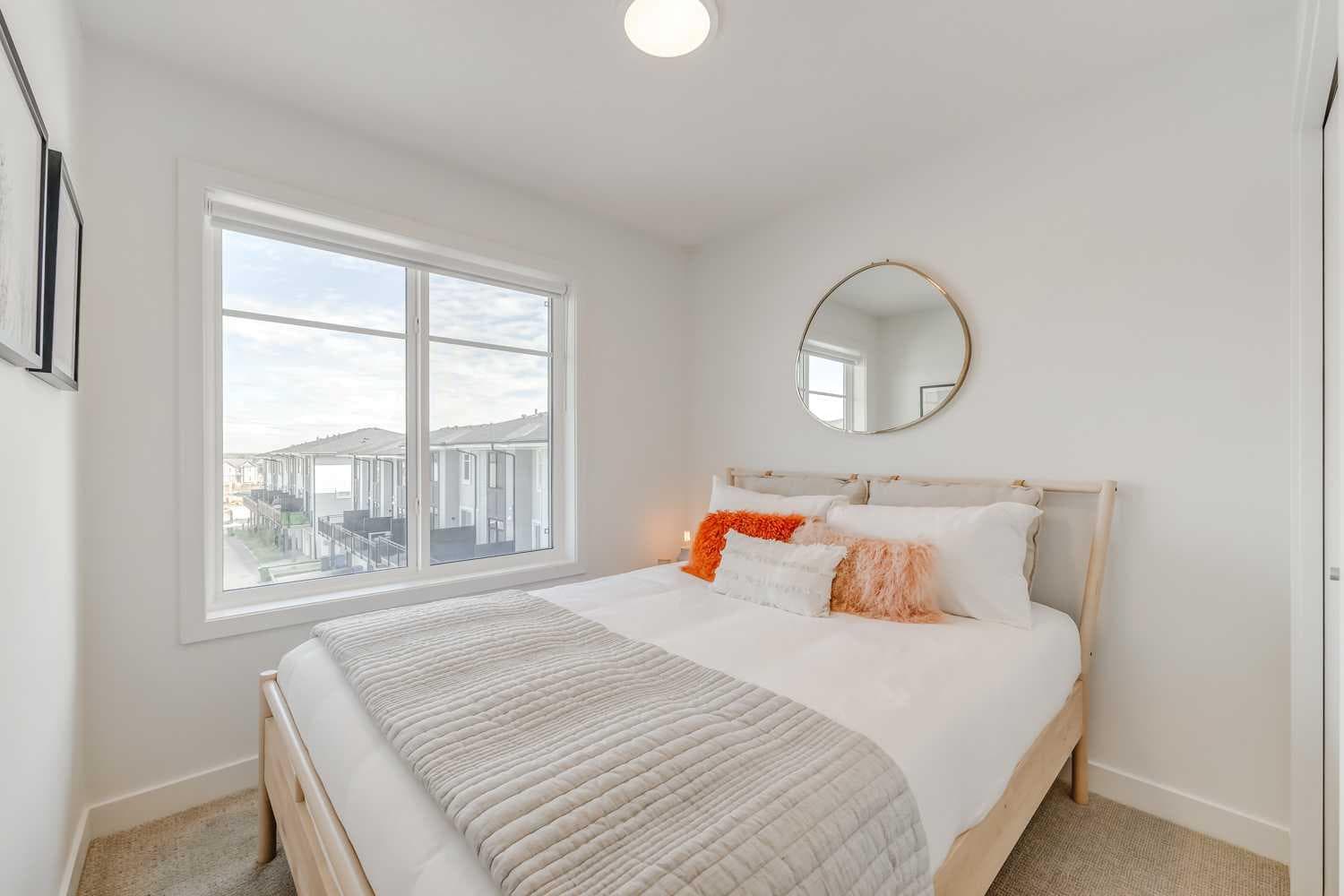 213, 857 Belmont Drive SW