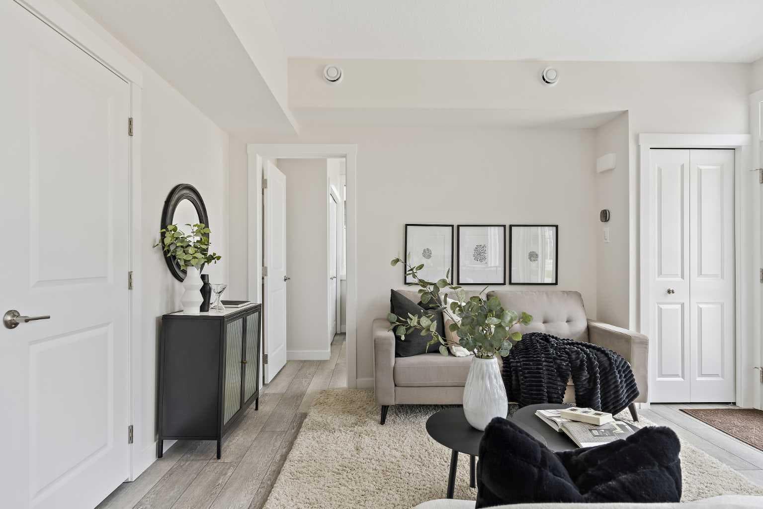 1104, 60 Howse Lane 