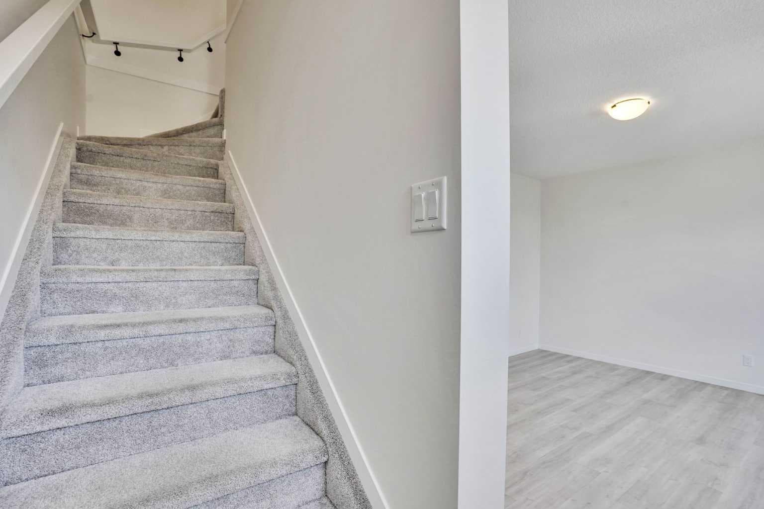 229 SOUTH POINT Park SW