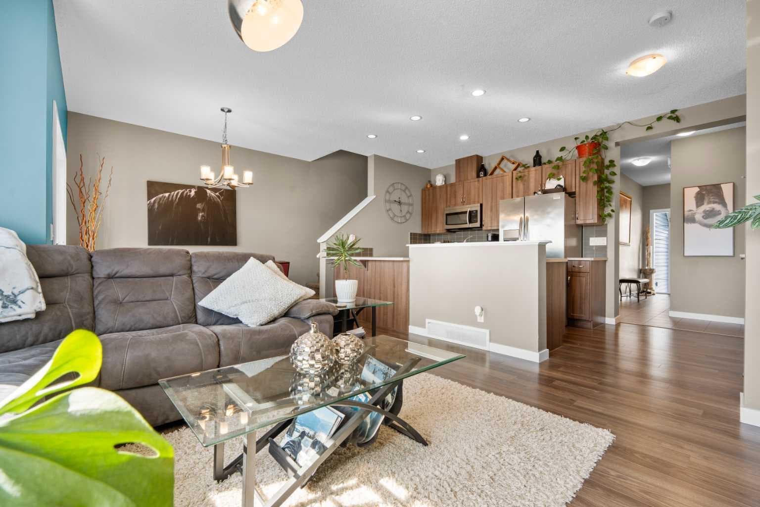 534 River Heights Crescent 