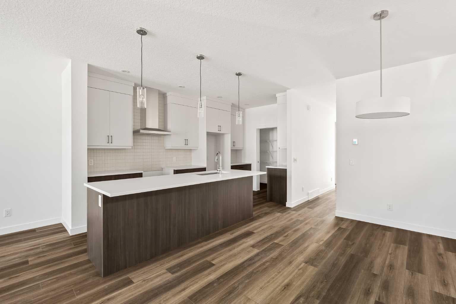 1133 Chinook Gate Bay SW