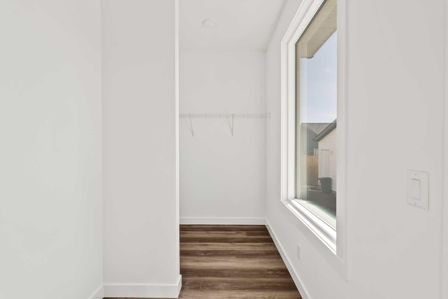 1133 Chinook Gate Bay SW