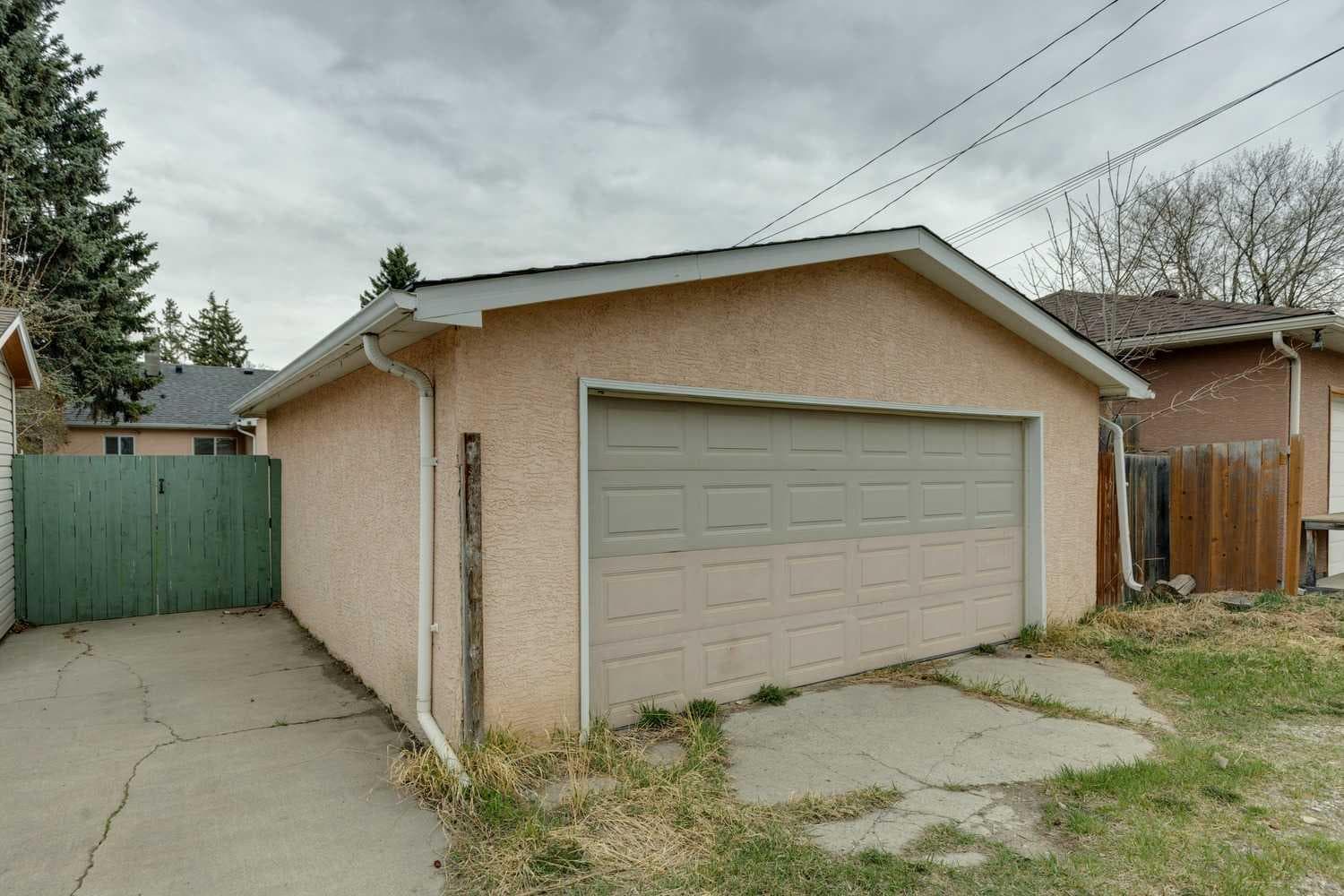7615 36 Avenue NW