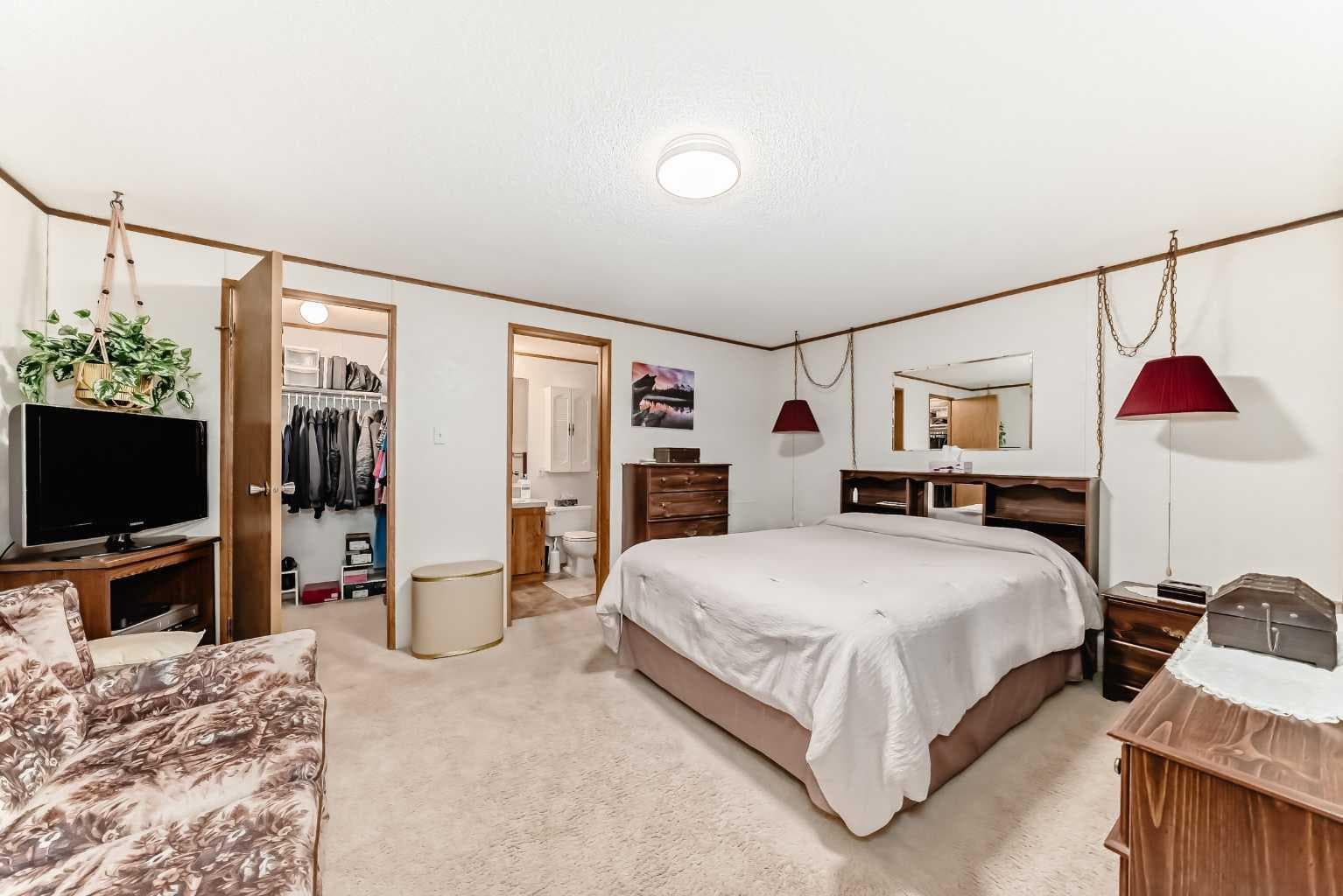 138, 99 Arbour Lake Road NW