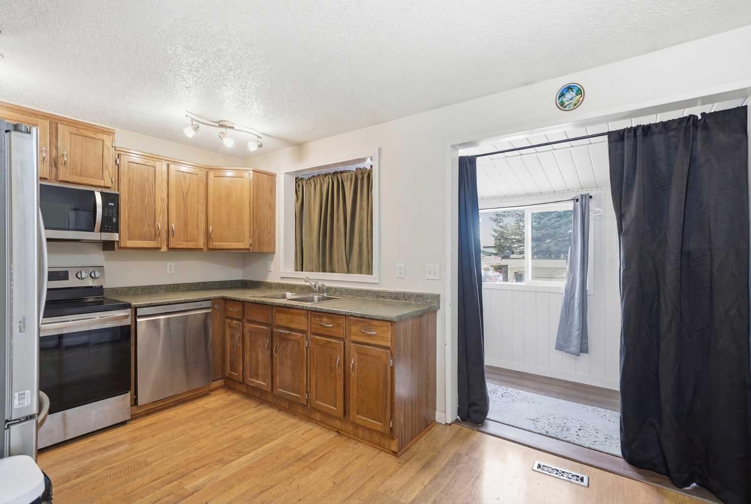 95 Summerwood Road 