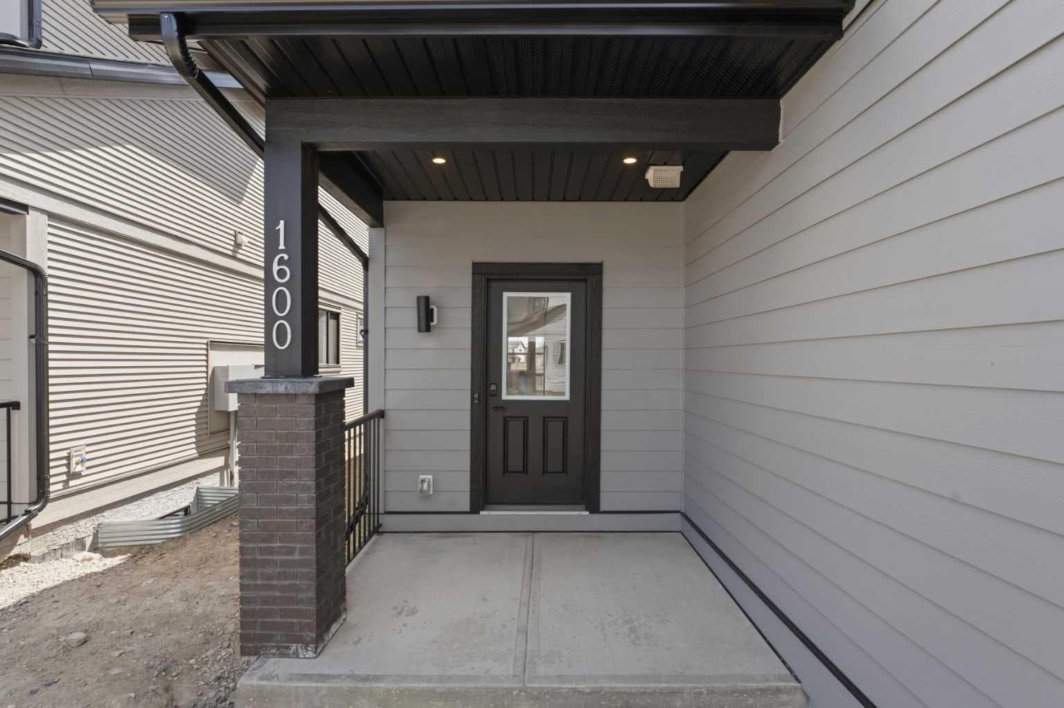 1600, 15 Coopersfield Link SW