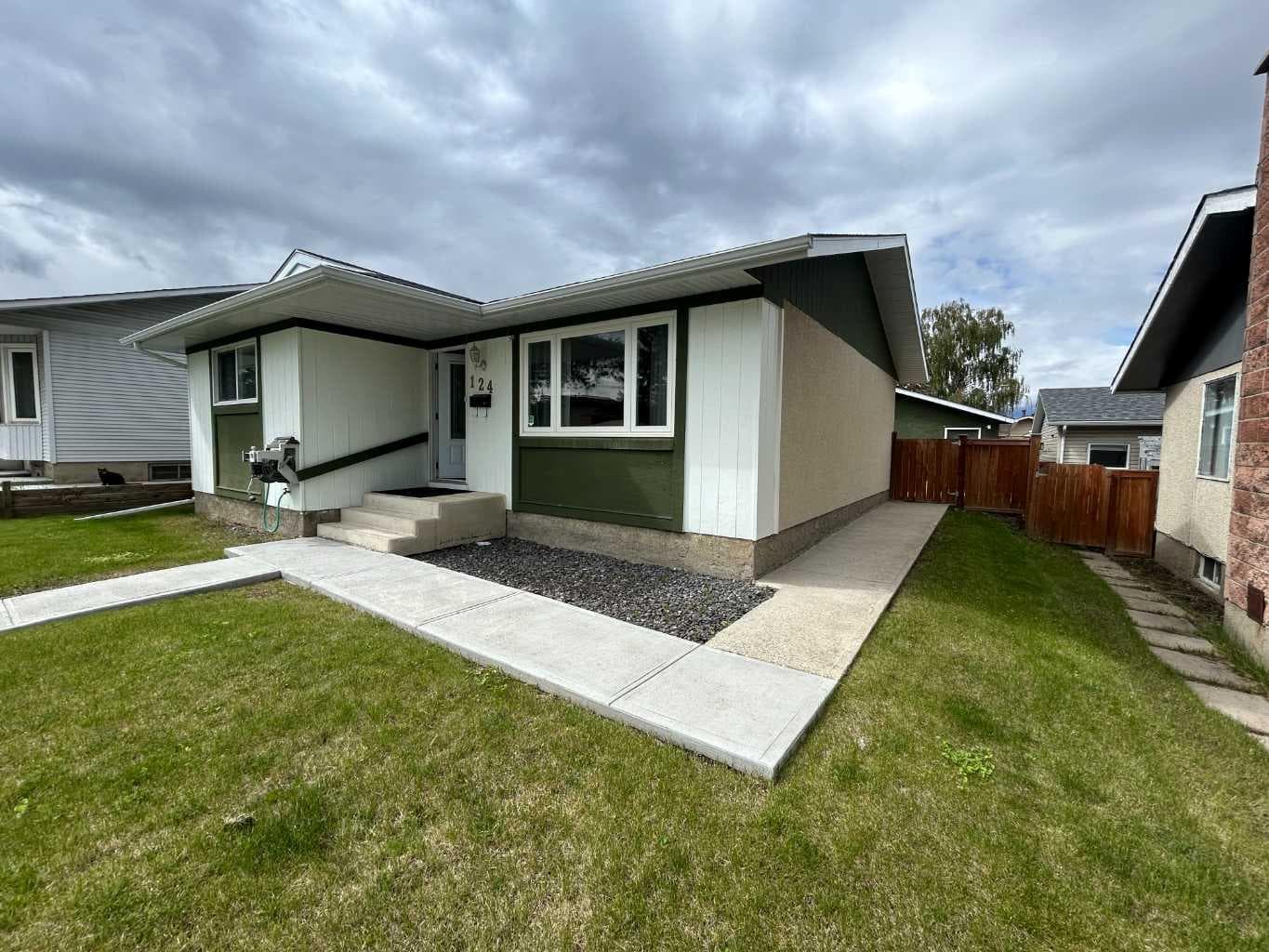 124 Maitland Drive NE