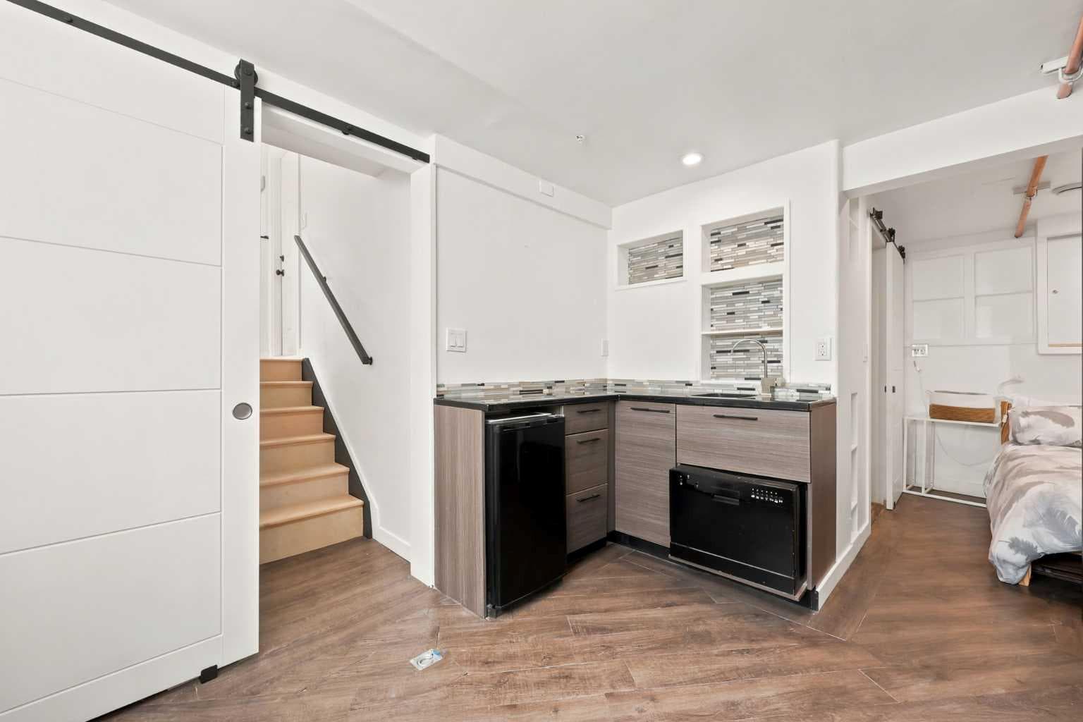 68, 27 Silver Springs Drive NW