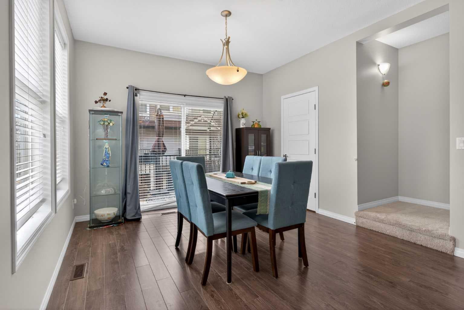 1601, 280 Williamstown Close NW