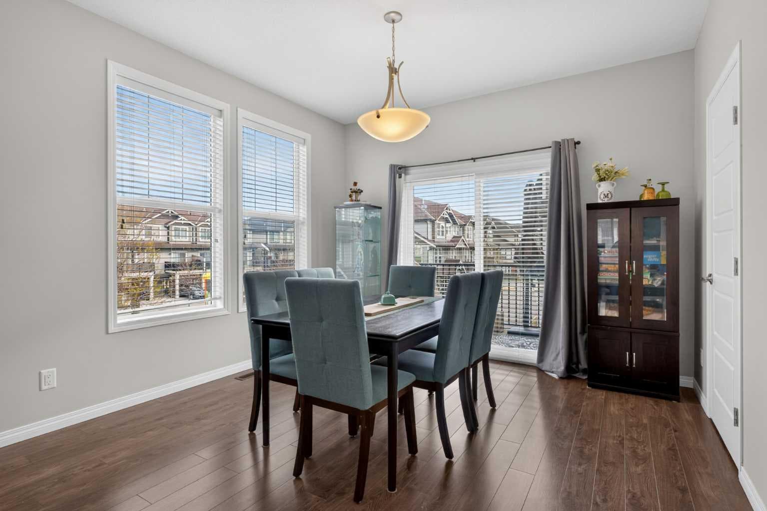 1601, 280 Williamstown Close NW