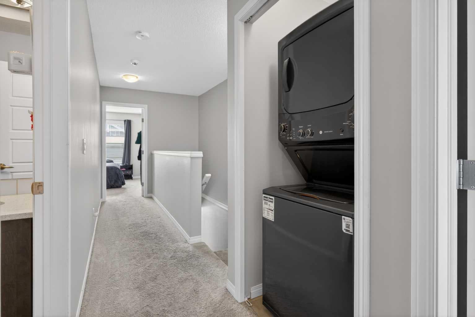 1601, 280 Williamstown Close NW