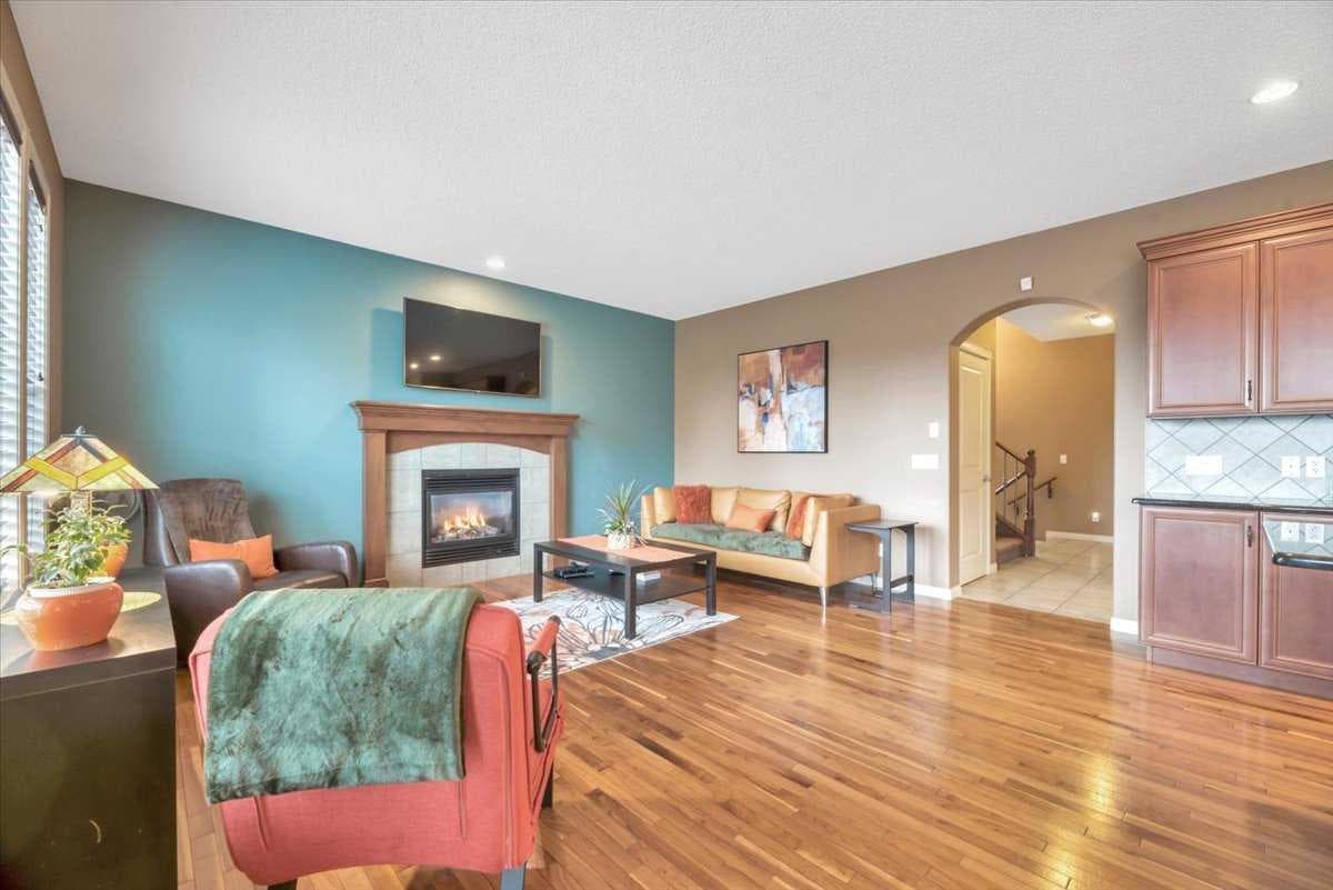 8 Sunset Square 