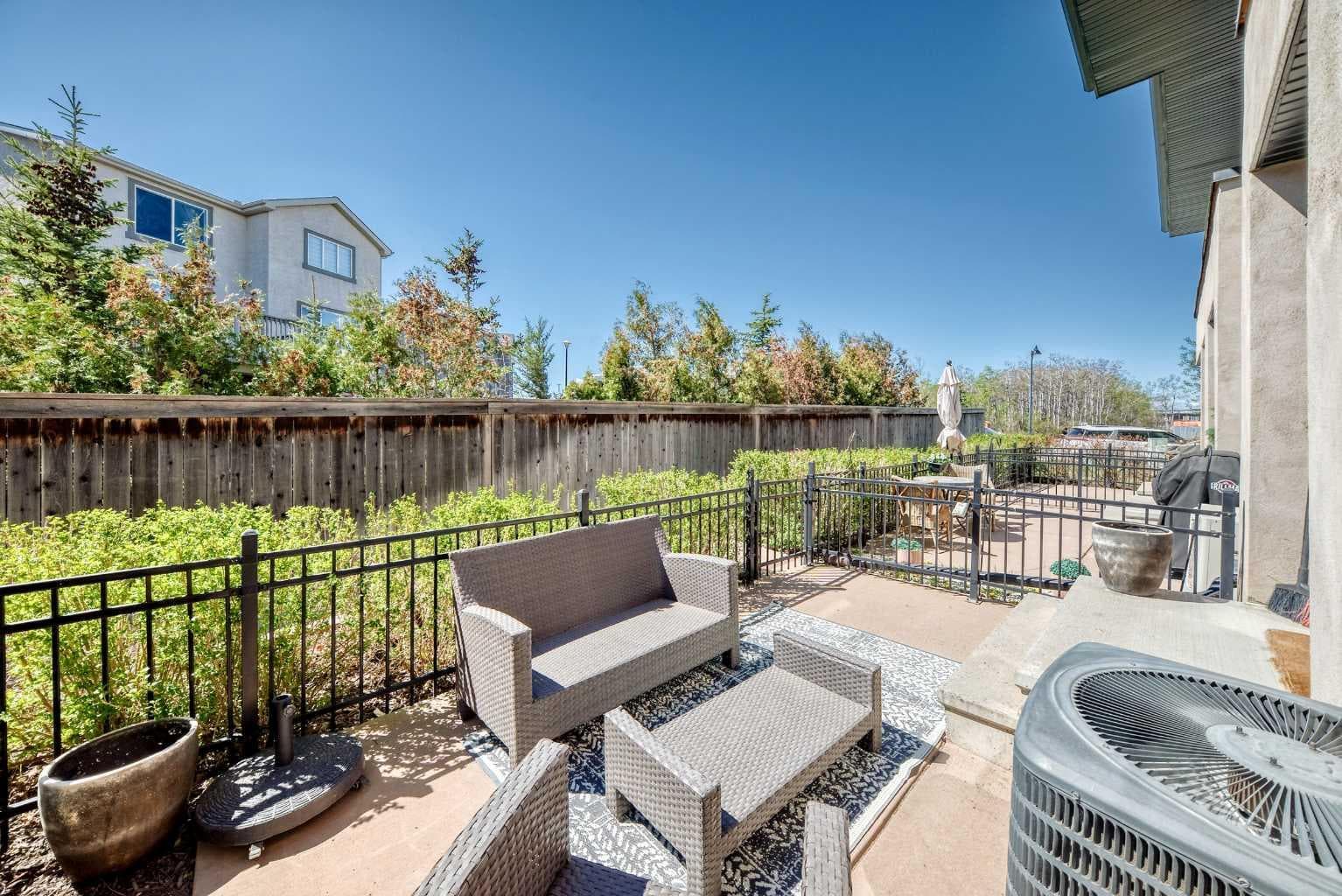 25 Aspen Hills Terrace SW