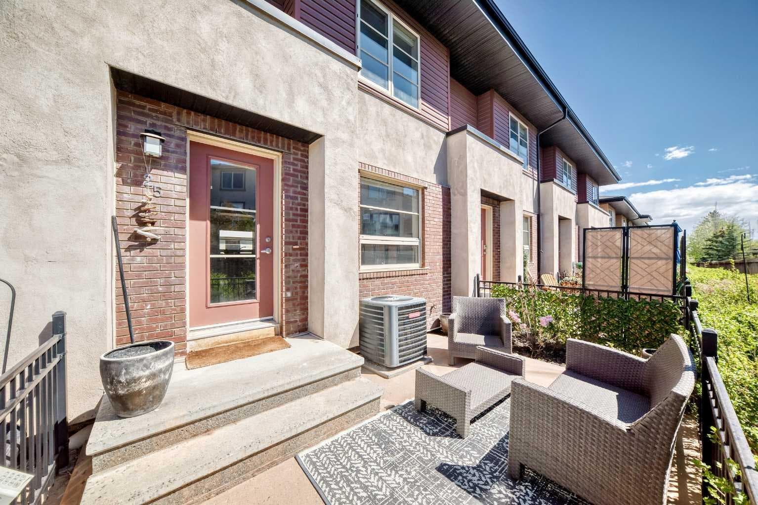 25 Aspen Hills Terrace SW