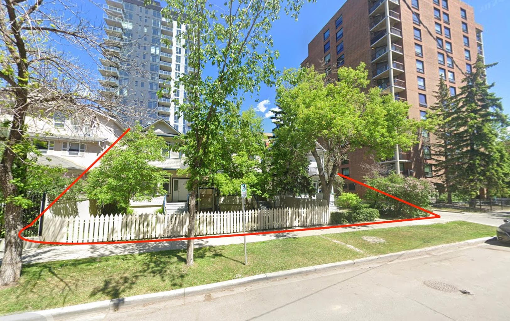 1318 15 Avenue SW