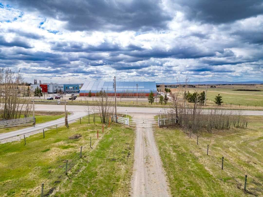 33066 Township Road 250  